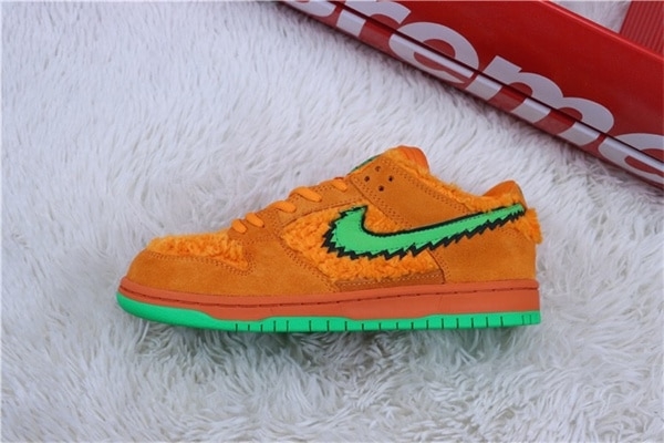 Nike Dunk SB Low Grateful Dead Bears Orange Bear