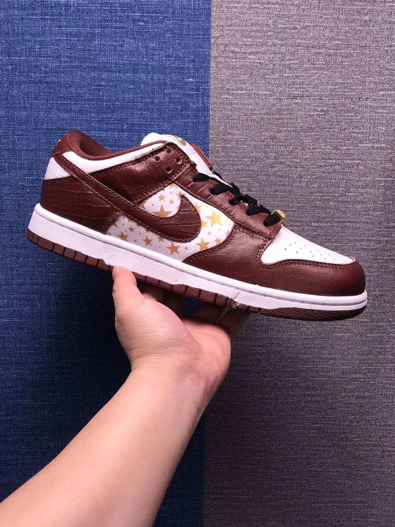 Supreme x Dunk Low OG SB QS ' Barkroot Brown '
