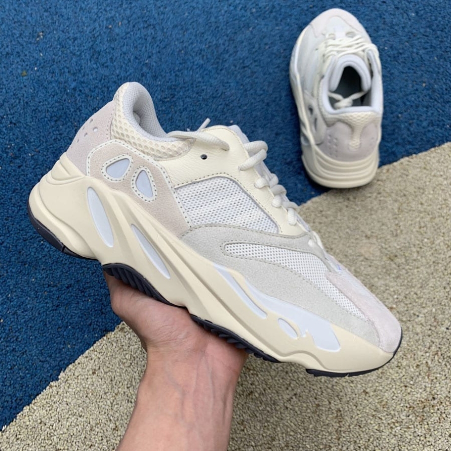 Yeezy Boost 700 ' Analog '