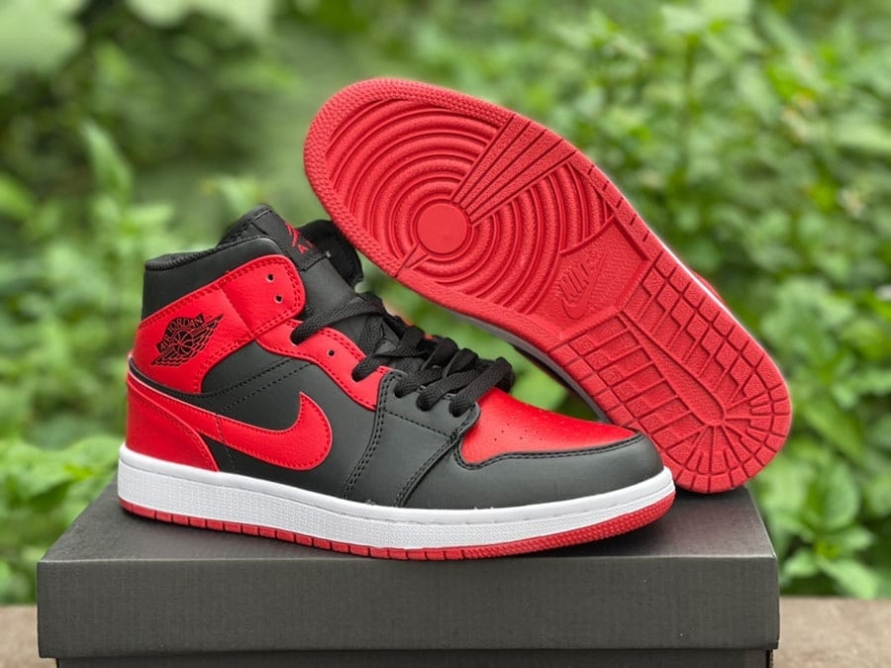 Jordan 1 Mid ' Banned '