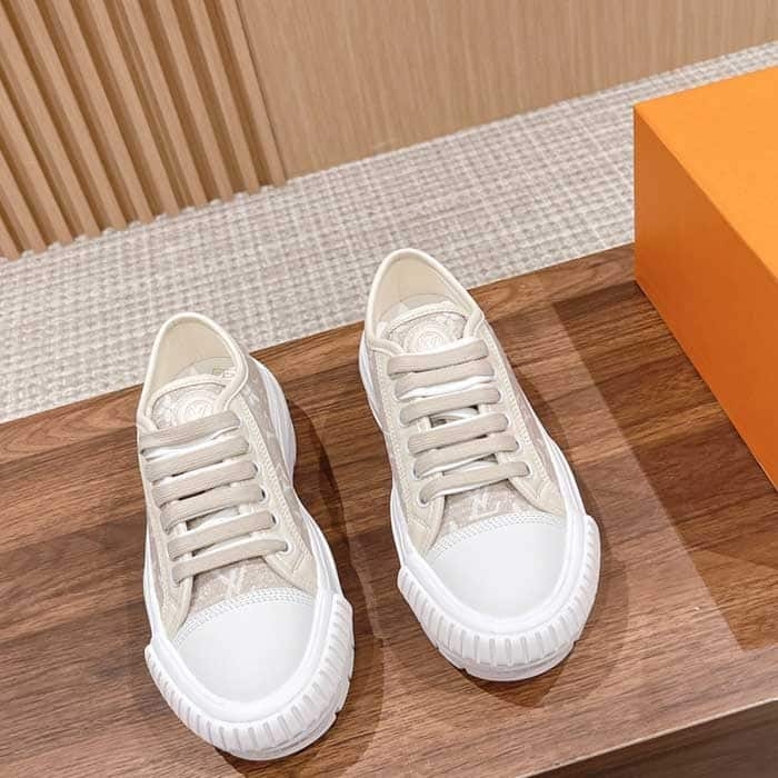 Wmns Squad Sneaker Low Top