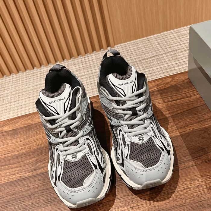 X-Pander Sneaker