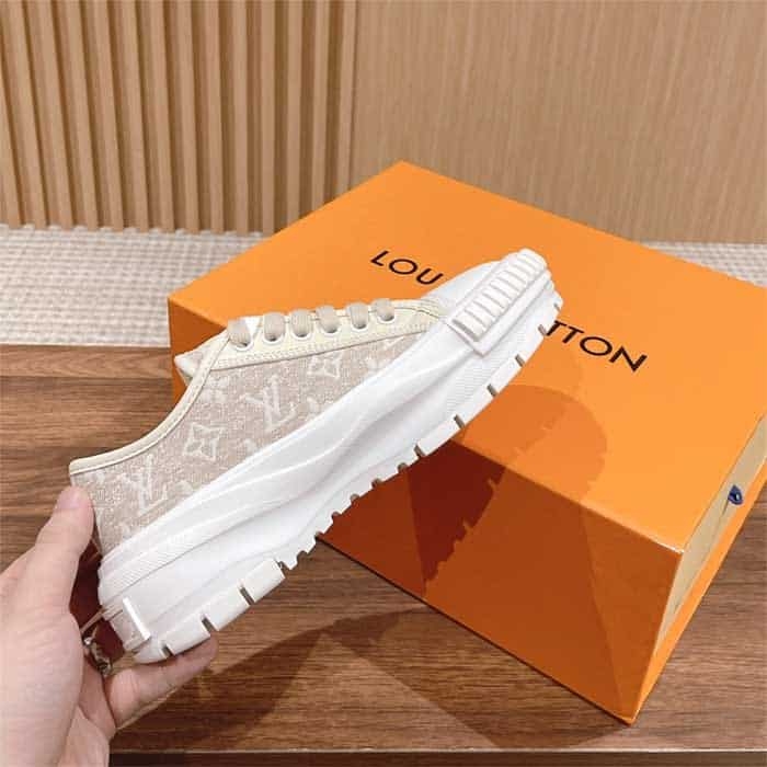 Wmns Squad Sneaker Low Top