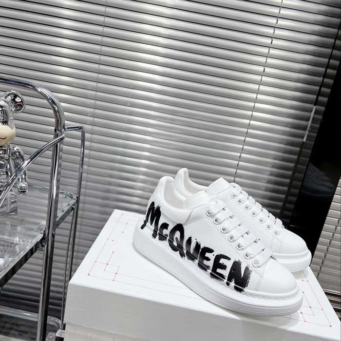 Oversized Sneaker