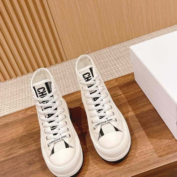 Wmns Walk ' N ' High Top Platform Sneaker