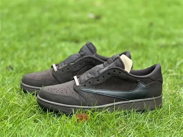 Travis Scott x Jordan 1 Low ' Velvet Brown '