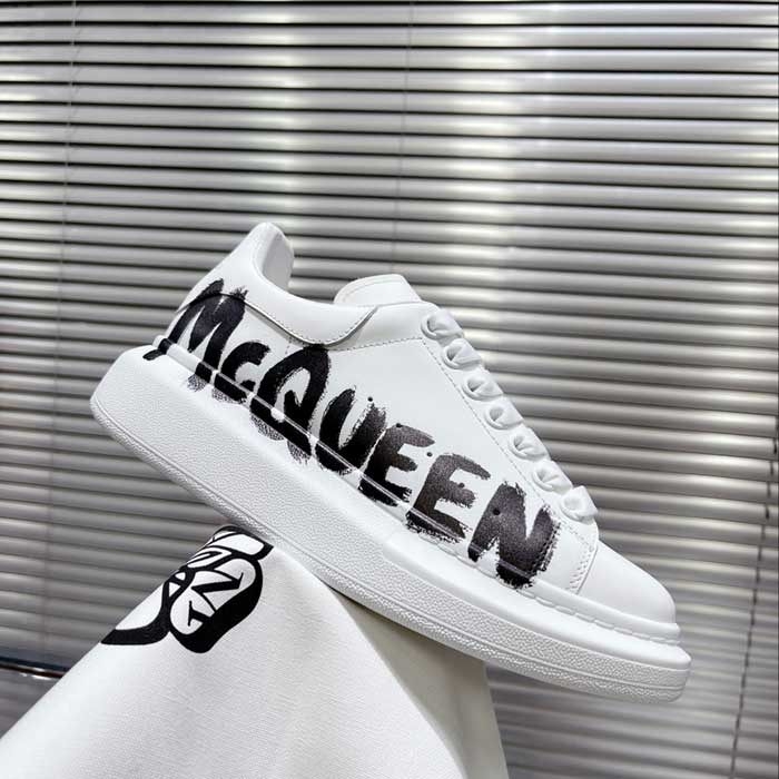 Oversized Sneaker