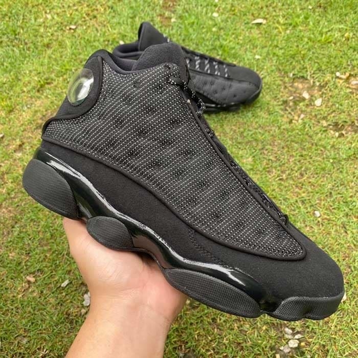JORDAN 13 RETRO ' BLACK CAT '