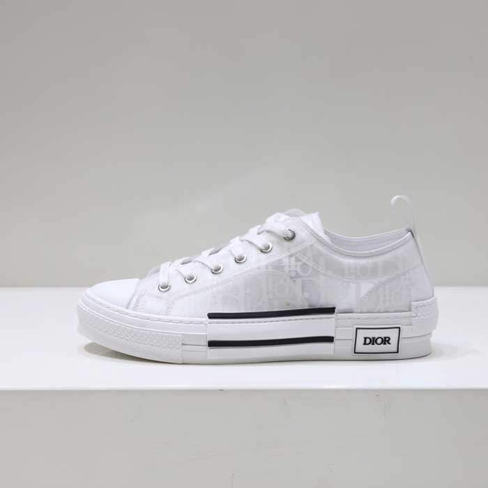 B23 Low Top Sneaker