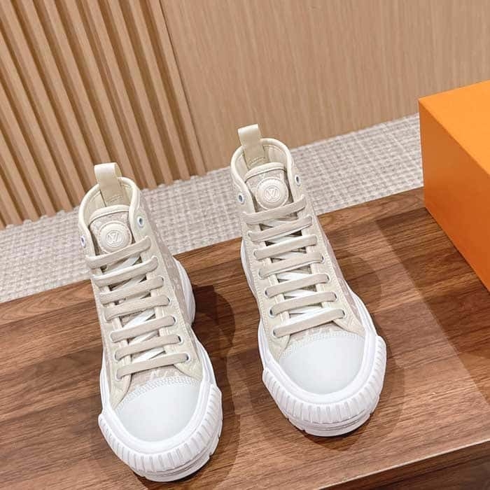 Wmns Squad Sneaker High Top