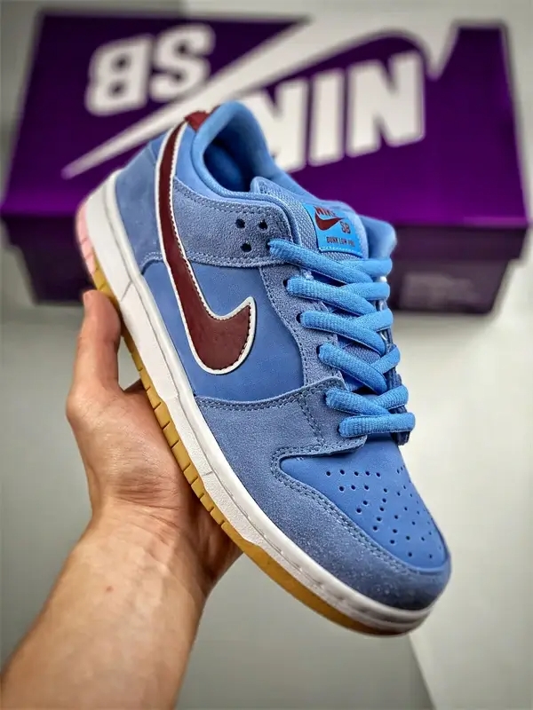 NIKE SB DUNK LOW PHILADELPHIA PHILLIES