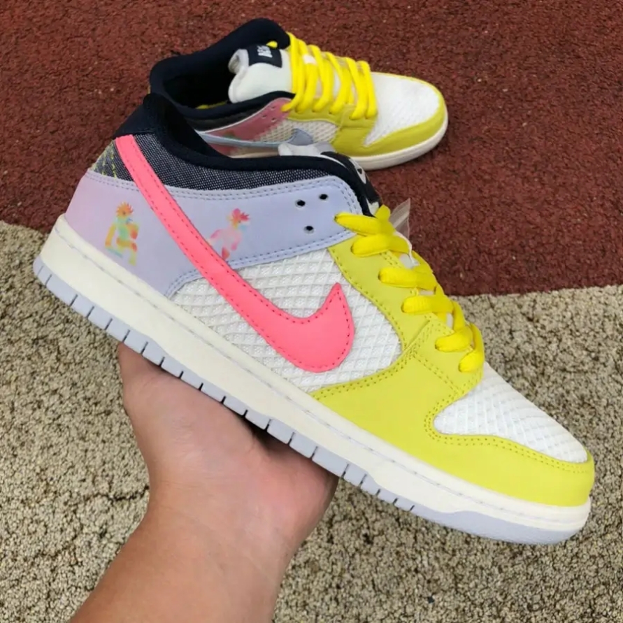 DUNK LOW SB ' BE TRUE ' ALTERNATE '