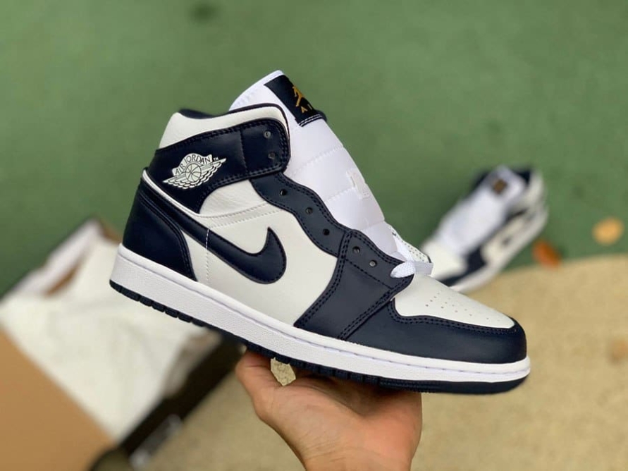 Jordan 1 Mid ' Obsidian '