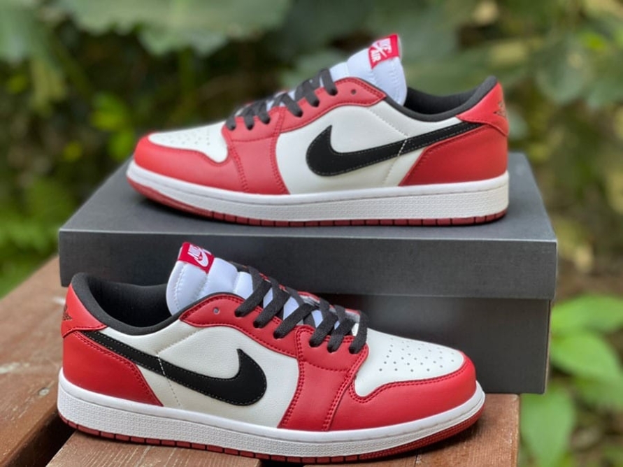 Jordan 1 Retro Low OG ' Chicago '