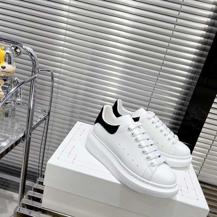 Oversized Sneaker