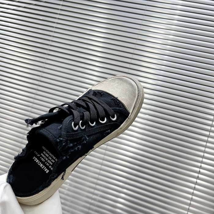 Paris Slip On Sneaker