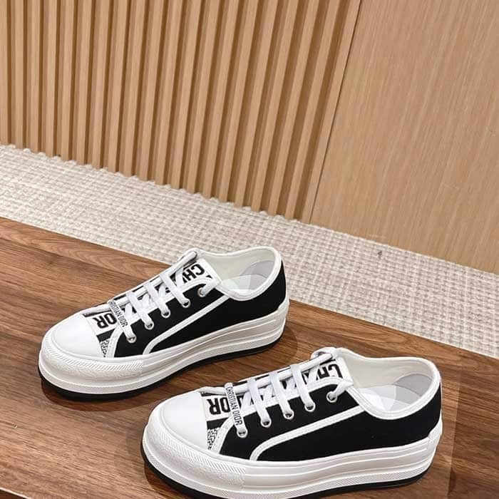 Wmns Walk ' N ' Low Top Platform Sneaker
