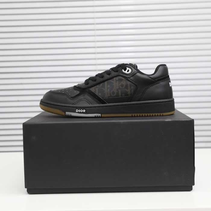B27 Low Top Sneaker