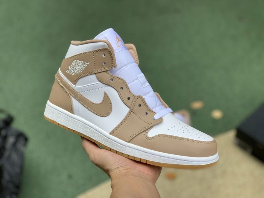 Jordan 1 Mid ' Tan Gum '