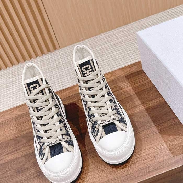 Wmns Walk ' N ' High Top Platform Sneaker