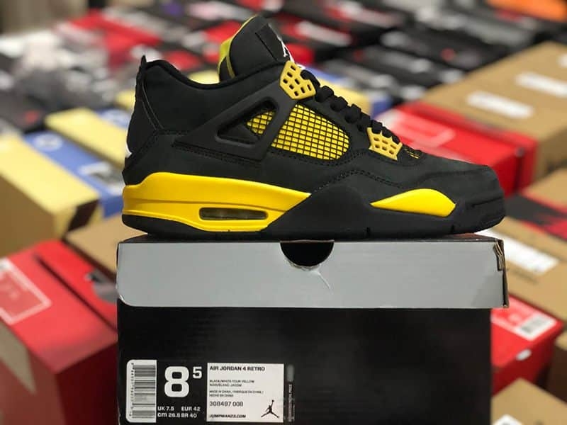 Jordan 4 Retro ' Thunder ' 2012