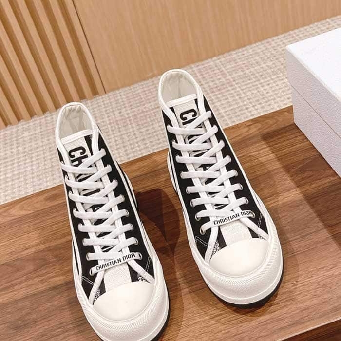 Wmns Walk ' N ' High Top Platform Sneaker