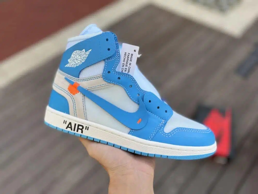 Off-White x Jordan 1 Retro High OG ' UNC '