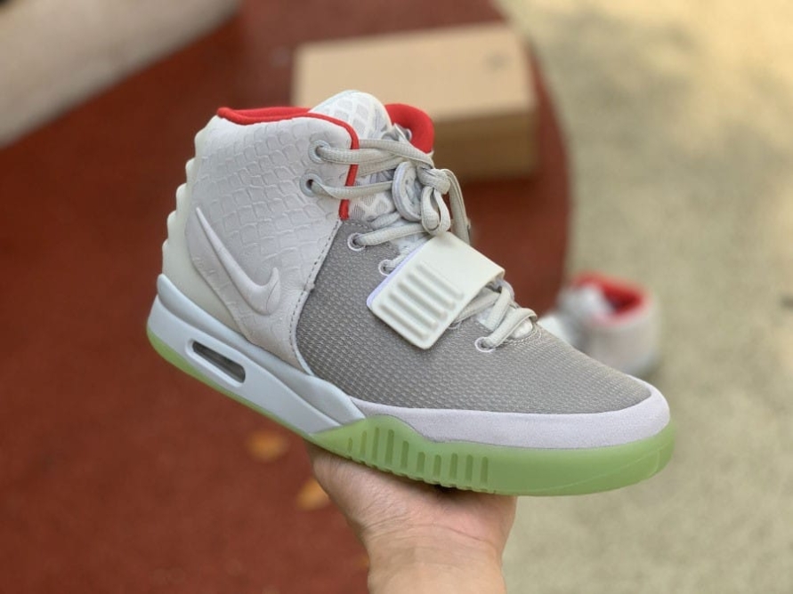 Air Yeezy 2 NRG ' Pure Platinum '