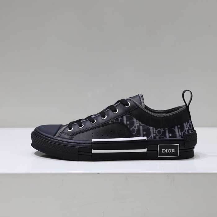 B23 Low Top Sneaker