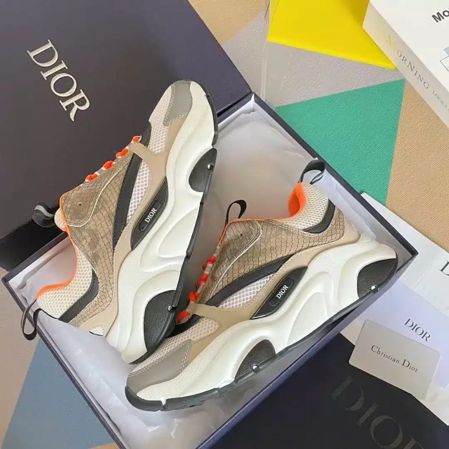B22 SNEAKER