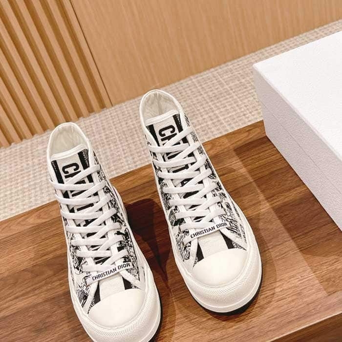 Wmns Walk ' N ' High Top Platform Sneaker