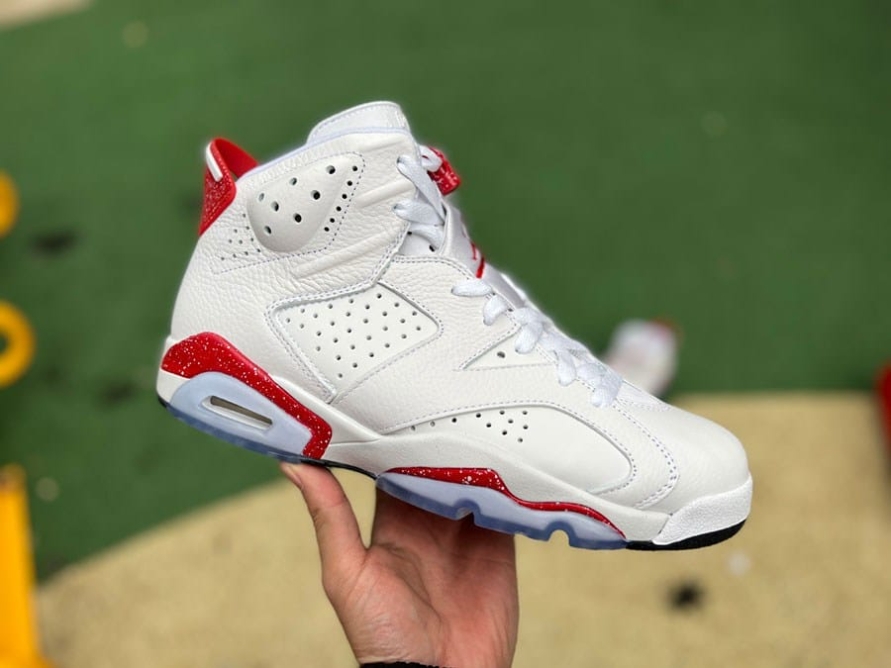 Jordan 6 Retro ' Red Oreo '