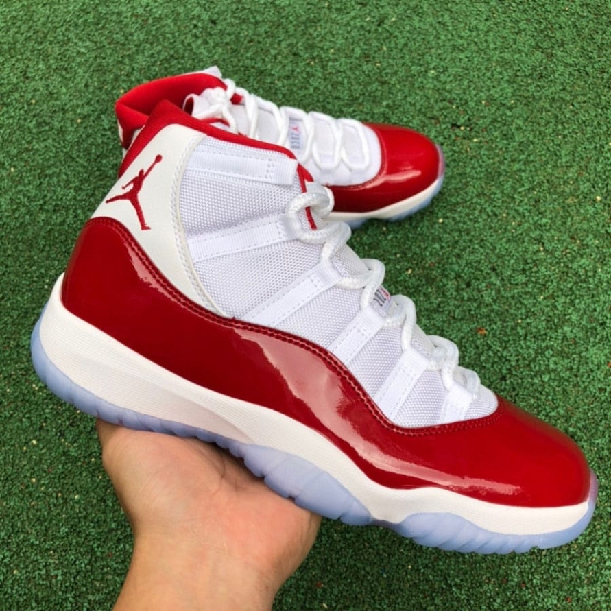JORDAN 11 RETRO ' CHERRY '