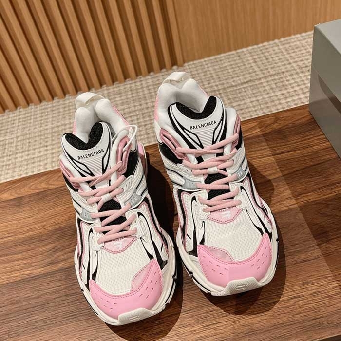 X-Pander Sneaker