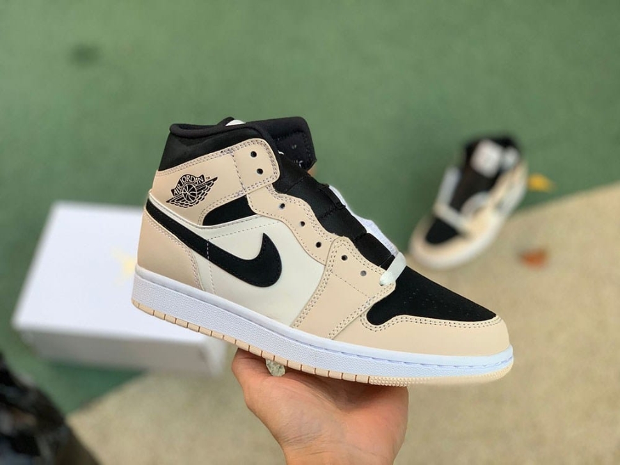 Jordan 1 Mid ' Barely Orange ' (W)