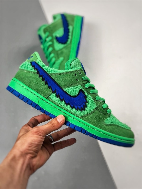 Nike Dunk SB Low Grateful Dead Bears Green