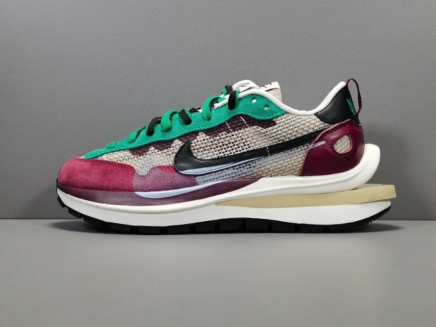 Sacai x VaporWaffle SP ' Villain Red '