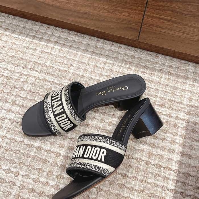 Wmns Dway Heeled Slide