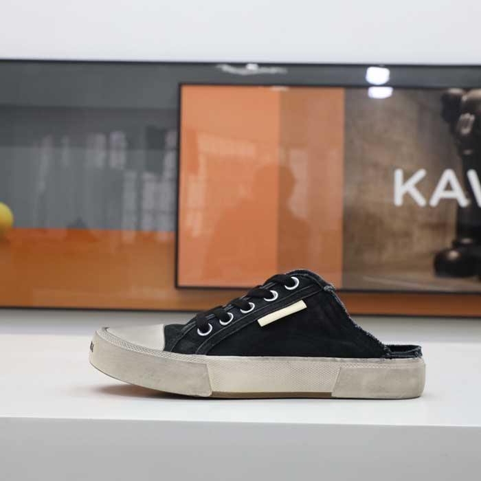 Paris Slip On Sneaker