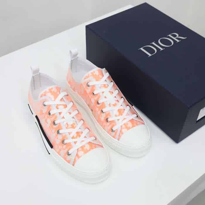 B23 Low Top Sneaker