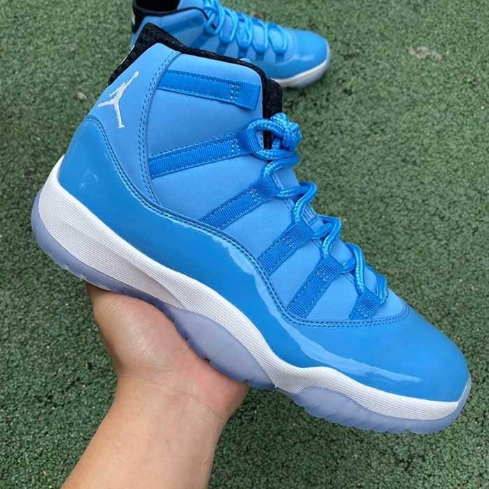 JORDAN 11 RETRO ' PANTONE '