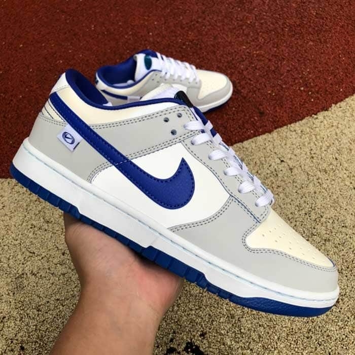 DUNK LOW ' WORLDWIDE PACK ' WHITE GAME ROYAL ' (W)