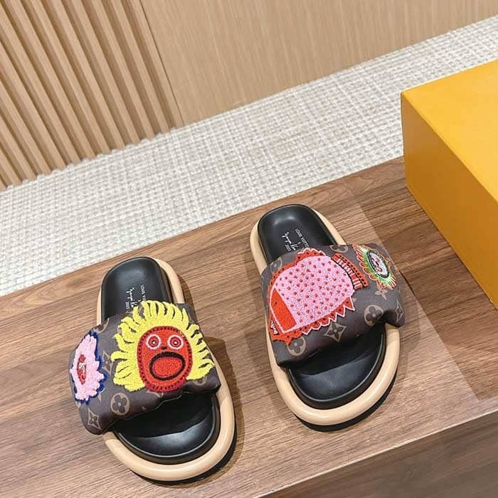 Wmns Pool Pillow Flat Comfort Mule x Yayoi Kusama
