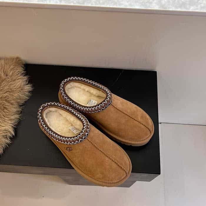 WOMEN ' S U*G TASMAN SLIPPER ' CHESTNUT '