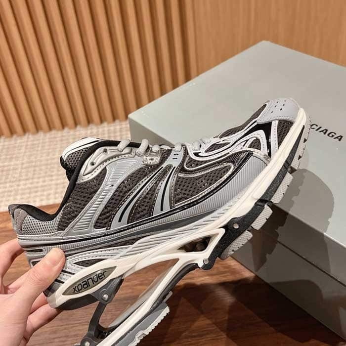 X-Pander Sneaker