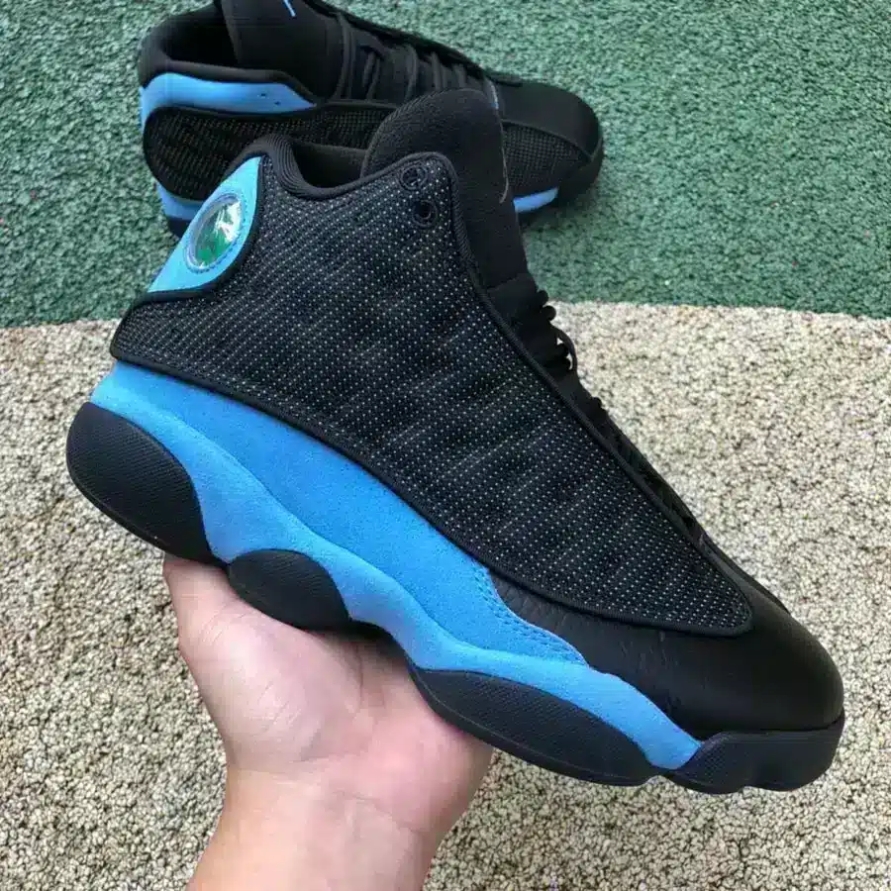 JORDAN 13 RETRO ' BLACK UNIVERSITY BLUE '