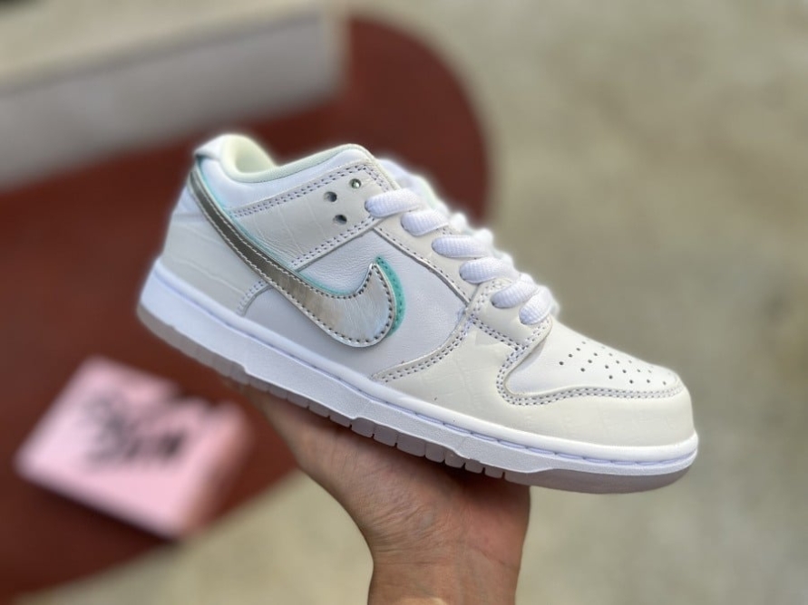 Diamond Supply Co. x Dunk Low Pro SB ' White Diamond '