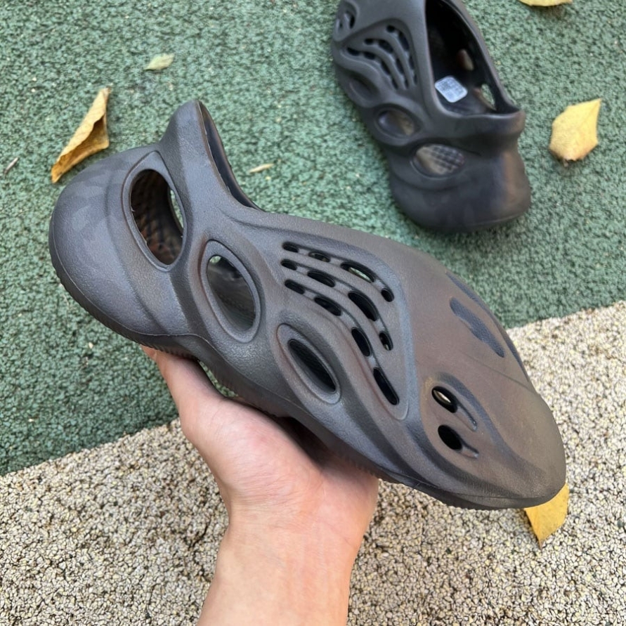 Yeezy Foam Runner ' Onyx '