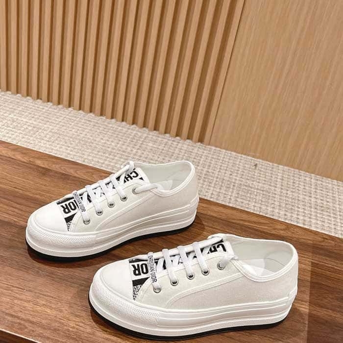 Wmns Walk ' N ' Low Top Platform Sneaker