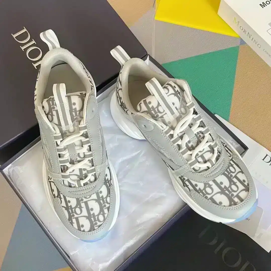 B22 SNEAKER